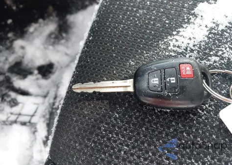 2017 Toyota Rav4 Xle из США, поврежденный, VIN JTMRFREV5HJ156927